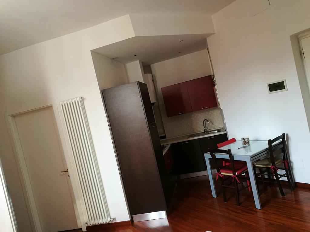 Residenza Piazza Dei Martiri 8 Leilighet Bologna Eksteriør bilde